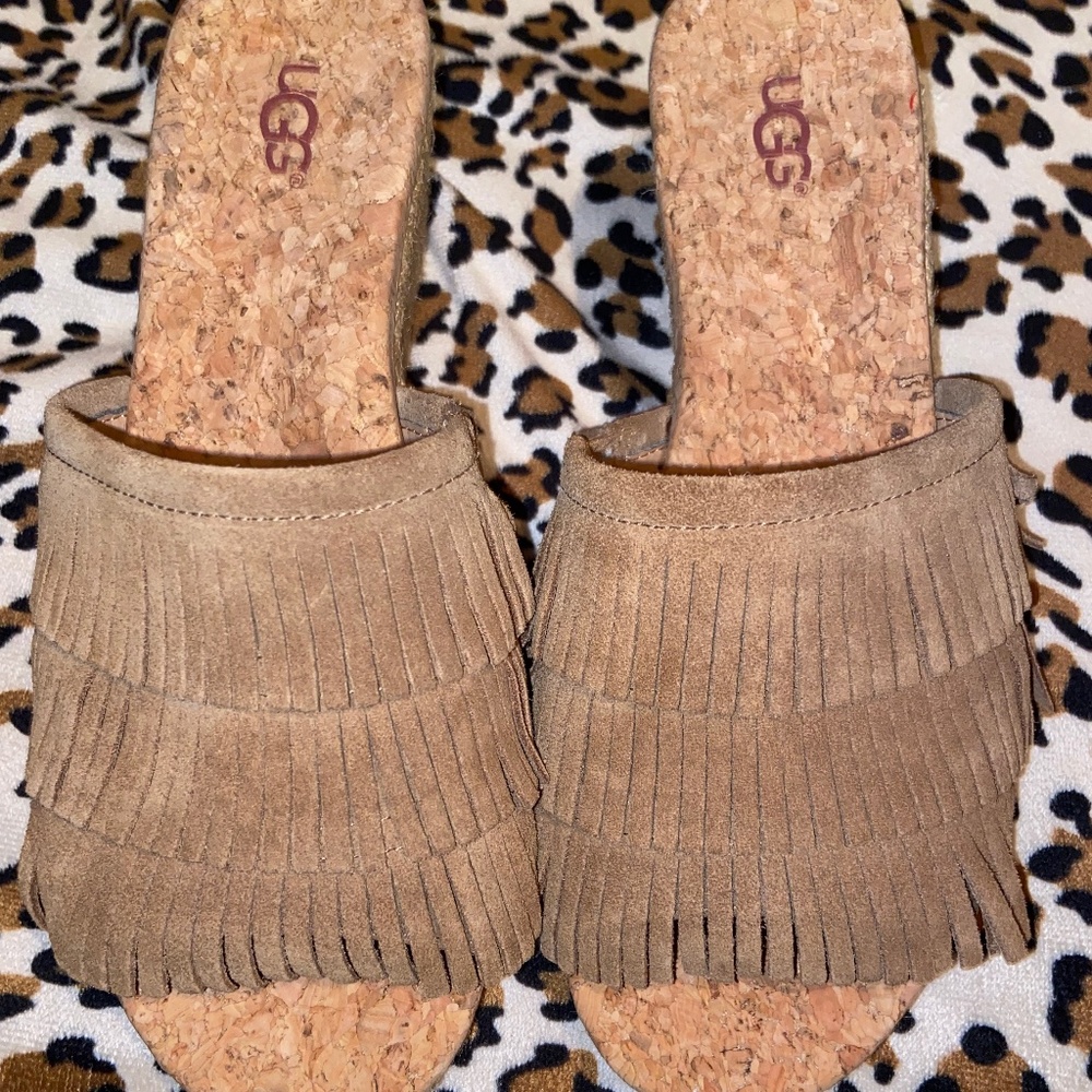 Fringe Mini Wedge